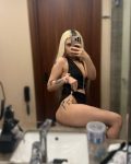 Üniversiteli Genç Kızlar fotoğrafı önizleme